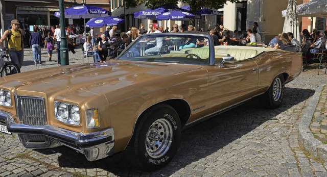 Darauf fahren (nicht nur) Oldtimerfans...der in der Innenstadt zu sehen geben.   | Foto: Edgar Steinfelder