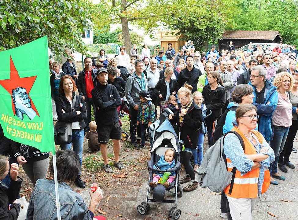 Bei der Schlusskundgebung  | Foto: Hannes Lauber