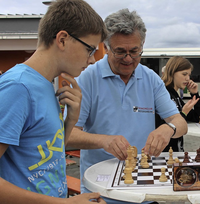 Wertvolle Tipps  wurden am Schachbrett...ter anderem die Strauschoeh-Schlurbi.   | Foto: Ingeborg Grziwa