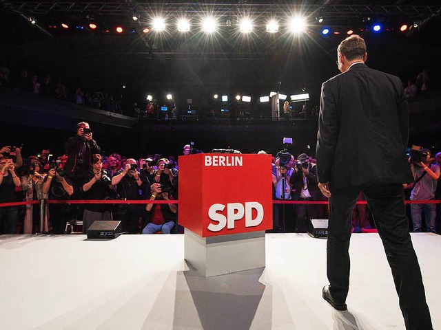 Der Regierende Brgermeister von Berlin und Spitzenkandidat Michael Mller  | Foto: dpa