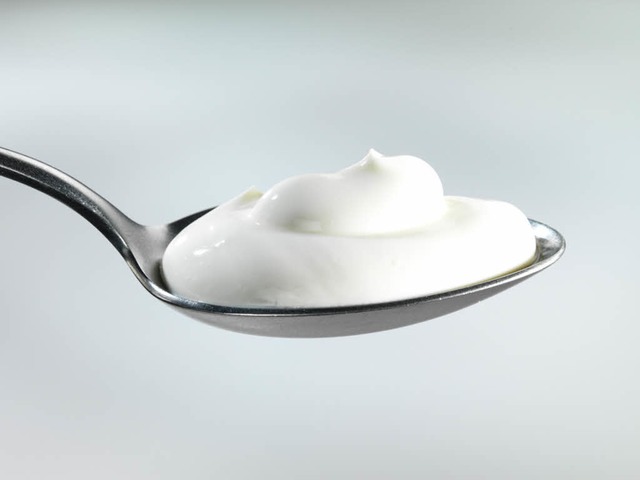 Das Chemische und Veterinruntersuchun...art untersucht nun den Joghurt-Becher.  | Foto: dpa