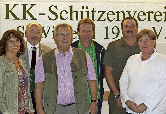 v.l.n.r.: Silvia Rambach, Artur Lorenz...in des Sdbadischen Schtzenverbandes)  | Foto: Barbara Odrich-Rees