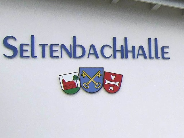 Die Eintracht trgt: Feldkirch hngt a...inks), ebenso wie Bremgarten (rechts).  | Foto: Mller Susanne