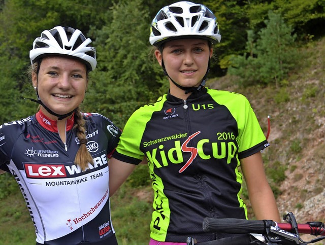 Alessa Riesterer (rechts) vom SC Mnst... Breitnauerin Lina Riesterer (links).   | Foto: junkel