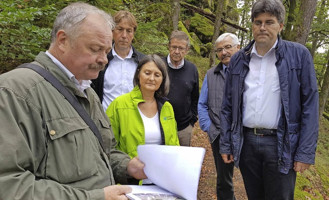 Clemens Ruch vom Landesamt fr Geologi...mut Kaiser und Landrat Martin Kistler.  | Foto: RP Freiburg