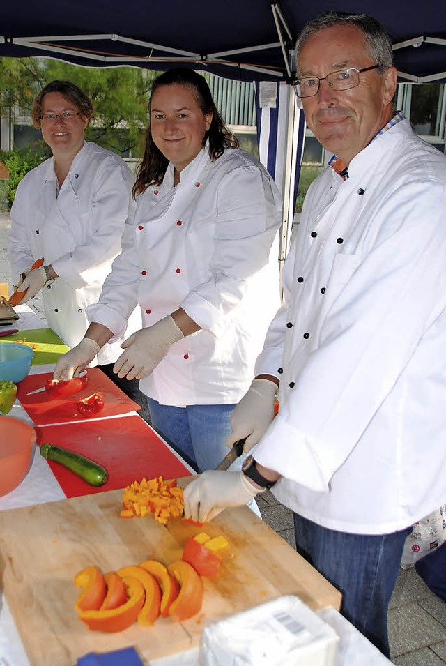 Knnen auch kochen: Christoph Huber, L...er und Ellen Nonnenmacher (von rechts)  | Foto: SEDLAK