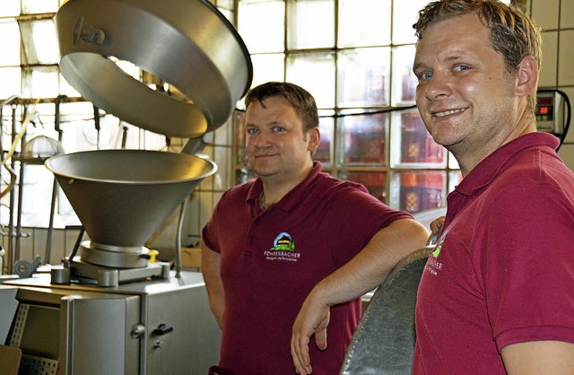 Sigi (links) und Philipp Fhrenbacher ... Betrieb mit mehr als 40 Mitarbeitern.  | Foto: Gerhard Lck