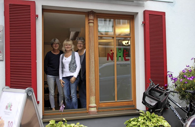 Im Einsatz fr die  Nachbarschaftshilf...t, Ramona Rehnisch und Ulrike Schmidt   | Foto: Sieberts