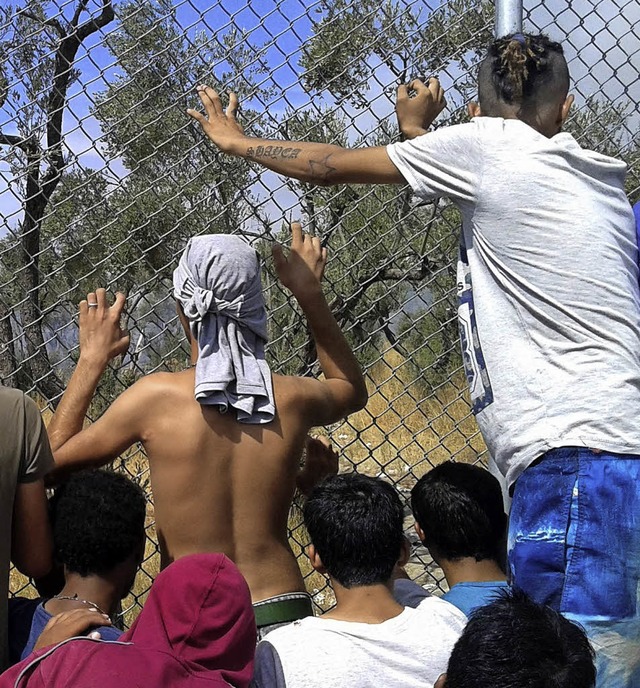 Flchtlinge auf Lesbos   | Foto: AFP