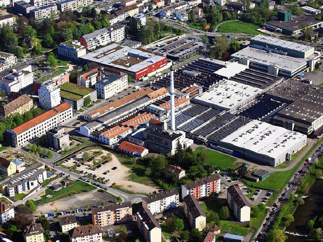 Das Unternehmen KBC in Lrrach aus der Vogelperspektive   | Foto: Luftbild: Erich Meyer