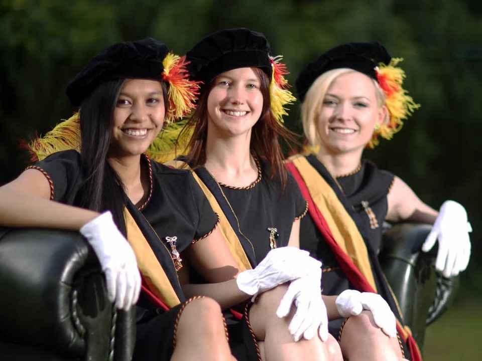 Mitglieder der weiblichen Verbindung �... (AV) Normannia zu Mainz� (Archivbild)  | Foto: Fredrik von Erichsen (dpa)