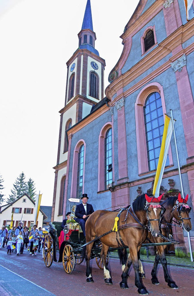 Pferde und Kutschen stehen bei der tra...n Landelinsprozession im Mittelpunkt.   | Foto: Olaf Michel