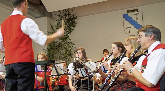 Die Trachtenkapelle Bernau-Auertal un... beim badischen Oktoberfest in Aitern.  | Foto: Verena Wehrle