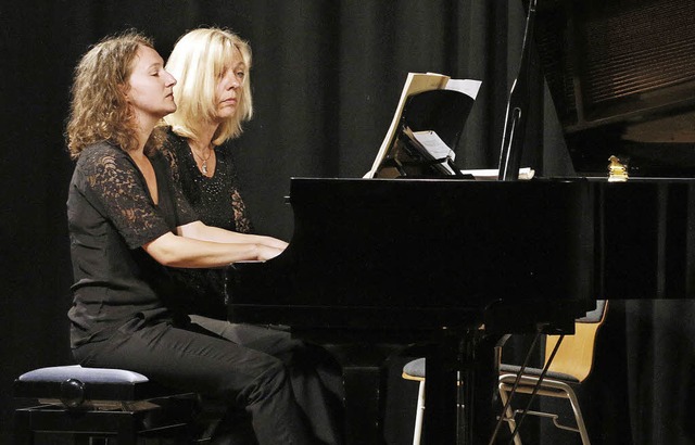 Klavier zu vier Hnden mit Pamela Reith und Susanne Schneider   | Foto: Heidi Fssel