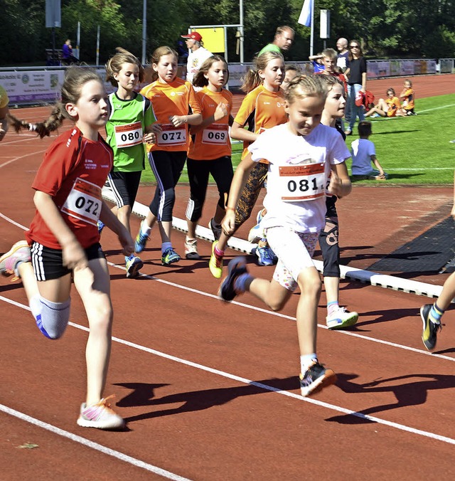 Der 800-Meterlauf verlangt einen lange...lasse W 10 hatten dennoch ihren Spa.   | Foto: helmut Junkel