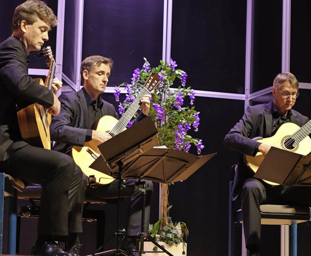 Mit spanischen und lateinamerikanische...die Zuhrer in der Wehrer Stadthalle.   | Foto: Roswitha Frey