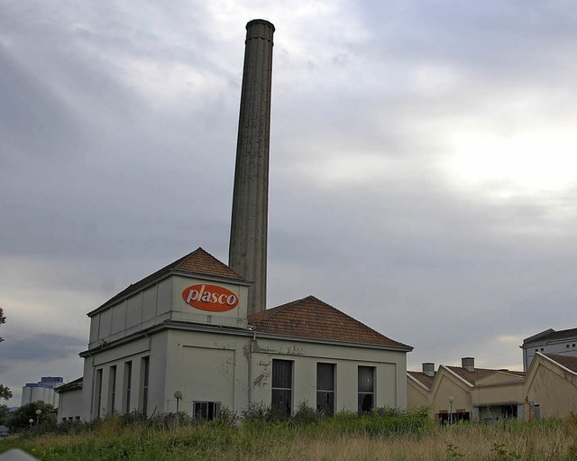 Die Plasco-Gebude sind lngst abgeris...er Neubau lsst aber auf sich warten.   | Foto: Bartl