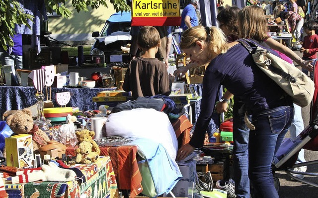 Ein vielfltiges Angebot lockte  zahlr...hmarkt des Christophorus Jugendwerkes.  | Foto: Meike Zorn