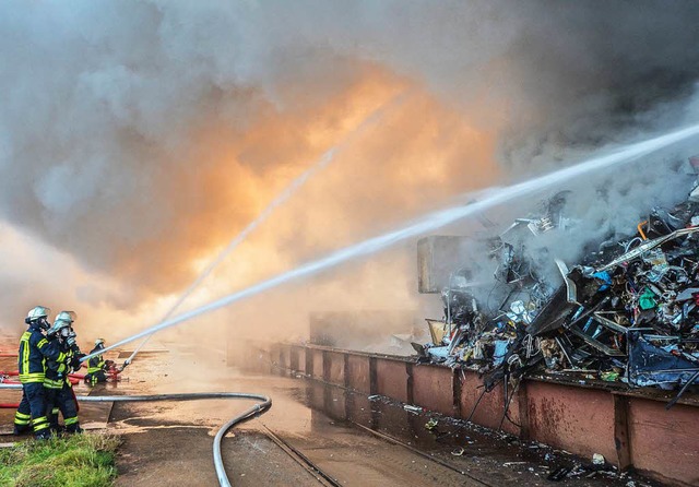 Die Feuerwehr hatte die Brandnester relativ bald gelscht..  | Foto: lipowsky