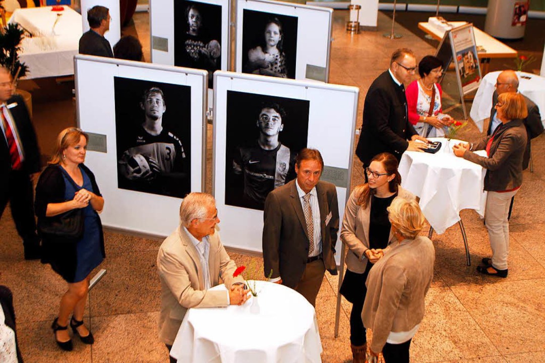 Die Ausstellung des Caritasverbands in... ist am Dienstagabend erffnet worden.  | Foto: Heidi Foessel
