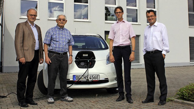 Rektor  Winfried Lieber (von links) zu...sler und Michael Schmidt (beide Ines)   | Foto: Hochschule Offenburg