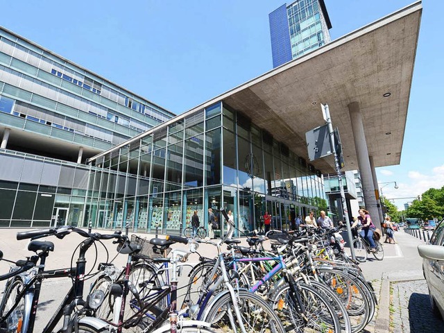 Vor dem Hauptbahnhof hatten die Zivilf...s Drogendeals beobachtet (Archivbild).  | Foto: Rita Eggstein