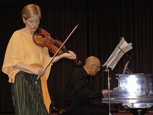 Isabelle Faust (Violine) und Andreas S...lus der Sckinger Kammermusik-Abende.   | Foto: Michael Gottstein