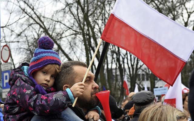 Was heit Patriotismus in Polen? Er wei es anscheinend   | Foto: dpa