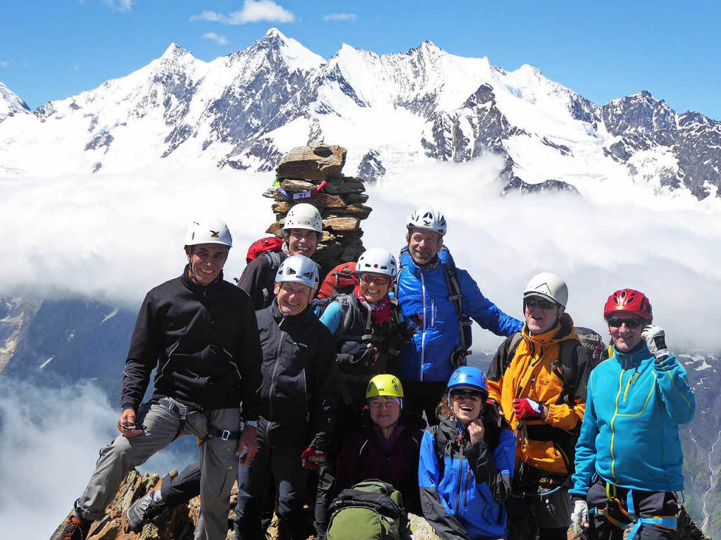 Cheese: „Nach vier Stunden Aufstieg gab es zur Belohnung eine traumhafte Aussicht auf die hchsten Gipfel der Schweiz“, schreibt Meinrad Wehrle aus Emmendingen, der mit den Naturfreunden Emmendingen den Jgihorn emporstieg.