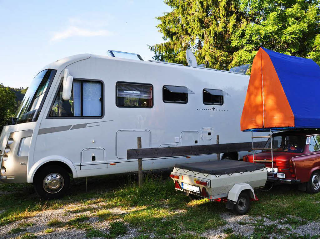 „David und Goliat“ betitelt Klaus Paschke aus Kenzingen dieses Bild. Er lichtete das groe Wohnmobil neben dem Trabbi auf dem Campingplatz am Alpsee im Allgu ab.