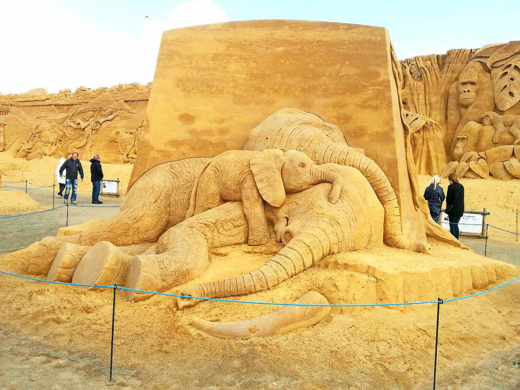 Beeindruckend! Cornelia Walther fotografierte diese Elefantenskulptur aus Sand im dnischen Sndervig.