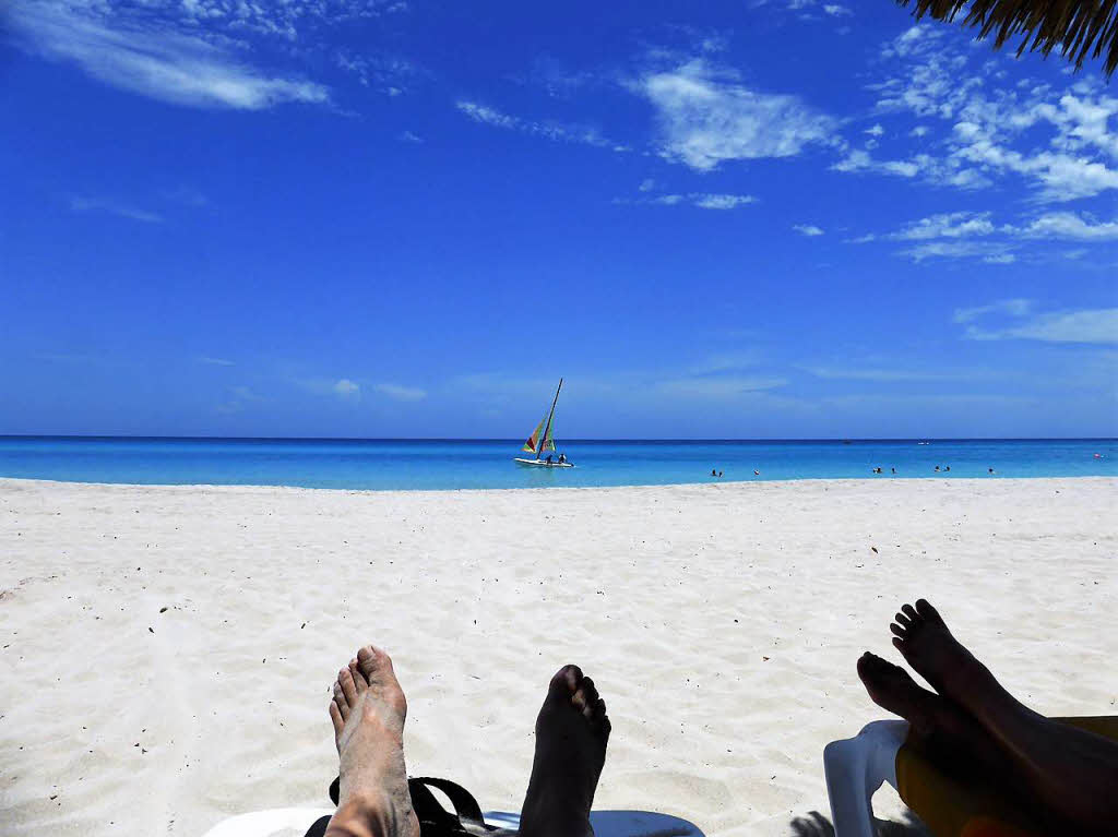 Weier Strand, hellblaues Meer: Einen „traumhaften Urlaub“ haben Heide und Peter Tritschler aus Sasbach in der Karibik verbracht, auf Kuba.