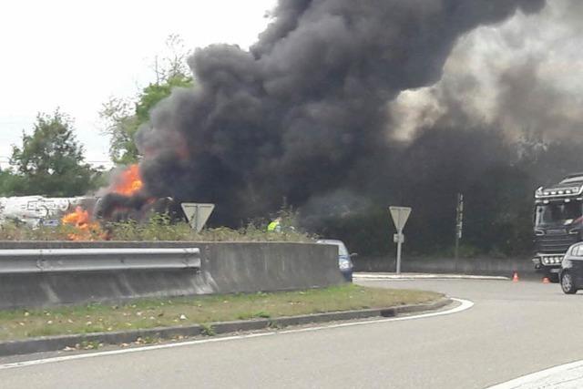 Lkw brennt hinter der Grenze aus – Grenzübergang war stundenlang gesperrt