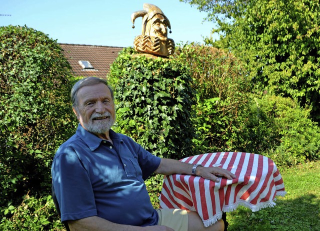 Jubilar Wolfgang Miessmer in seinem Garten ...   | Foto: Beate Zehnle-Lehmann