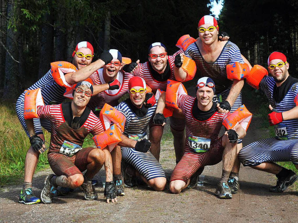 Dauerlauf mit Hindernissen: Viel Freude an Sport, Schlamm und der Party drum herum hatten am Sonntag 2500 Teilnehmer beim Rothaus – 