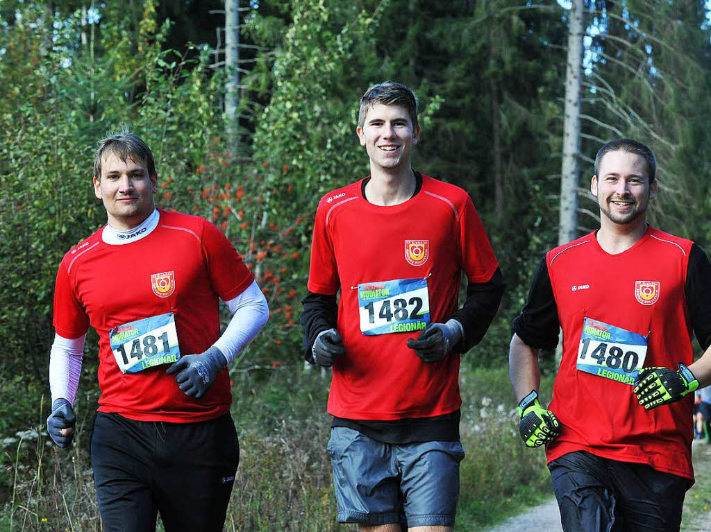 Dauerlauf mit Hindernissen: Viel Freude an Sport, Schlamm und der Party drum herum hatten am Sonntag 2500 Teilnehmer beim Rothaus – 