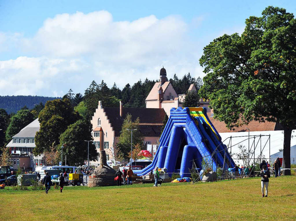 Dauerlauf mit Hindernissen: Viel Freude an Sport, Schlamm und der Party drum herum hatten am Sonntag 2500 Teilnehmer beim Rothaus – 