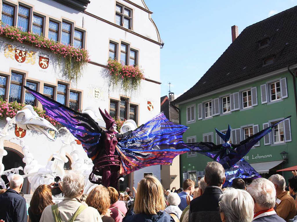 Phantastische Fabelwesen mischten sich bei "Fabelhaftes Staufen" unter die Zuschauer, die von nah und fern gekommen waren.