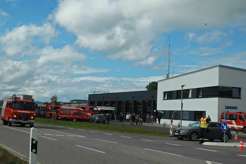 Das neue Gerätehaus in Laufenburg ist feierlich übergeben worden. (Foto: Christiane Sahli) Das neue Gerätehaus in Laufenburg ist feierlich übergeben worden. (Foto: Christiane Sahli)