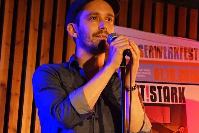 Zwergriese gewinnt: Poetry Slam im Alten Wasserwerk in Lörrach