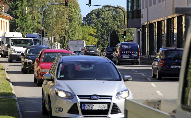 Tausende Autos qulen sich tglich be...men den Verkehrsfluss zu verbessern.    | Foto: Gnter Vollmer