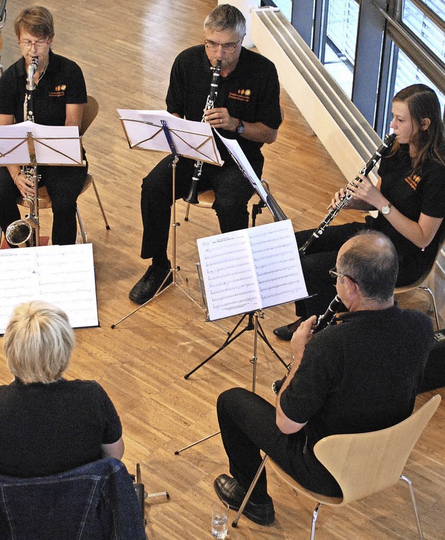 Gute-Laune-Musik lieferte ein Ensemble der Stadtmusik.   | Foto: Jahn