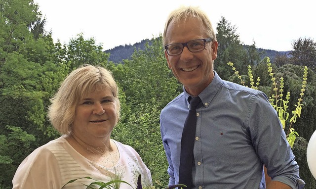 Hauptamtsleiterin Juliane Lorenz erhl...nsche von  Brgermeister Jrg Kindel.  | Foto: Steckmeister