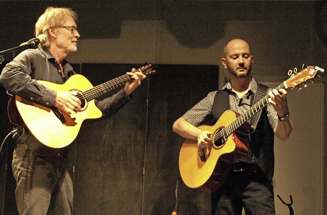 Die Fingerstyle-Gitarristen Ulli Bger... Jugendhaus Tutti Kiesi in Rheinfelden  | Foto: Karin Stckl-Steinebrunner