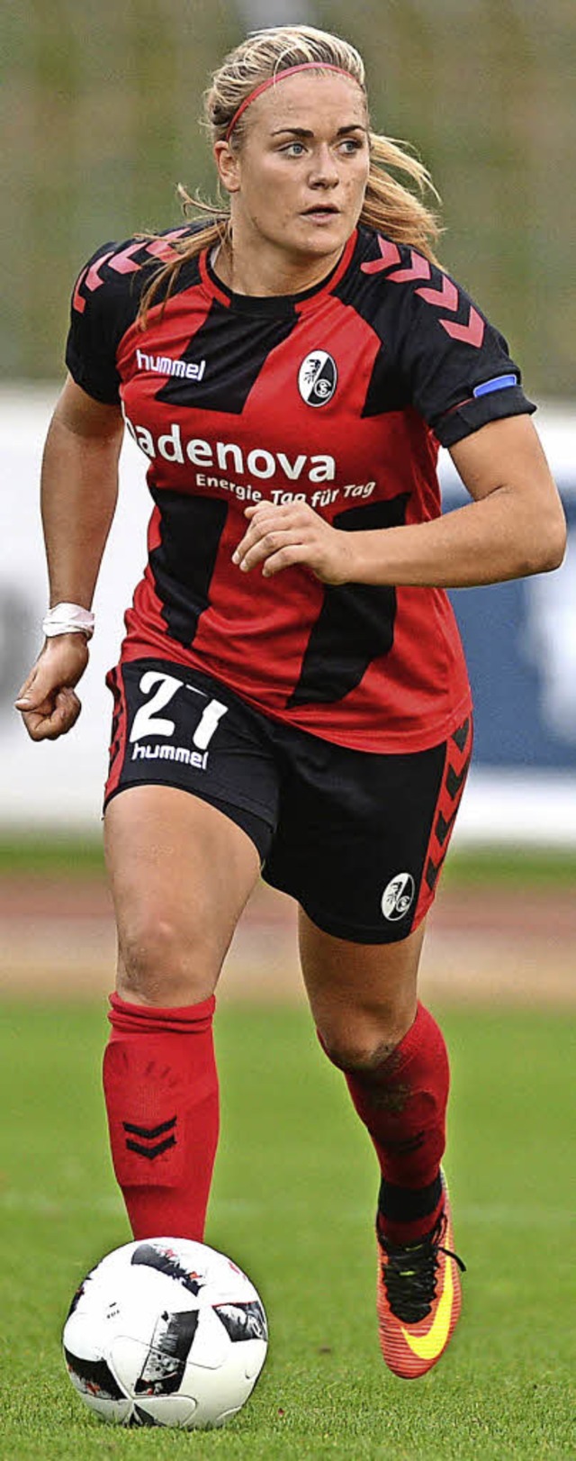 Mittelfeldspielerin Clara Schne vom SC Freiburg   | Foto: Patrick Seeger