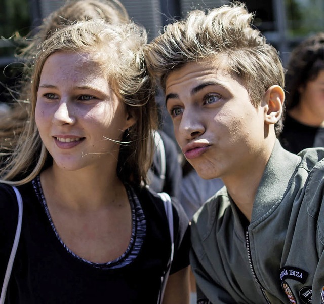 Lukas Rieger mit Fan   | Foto: dpa