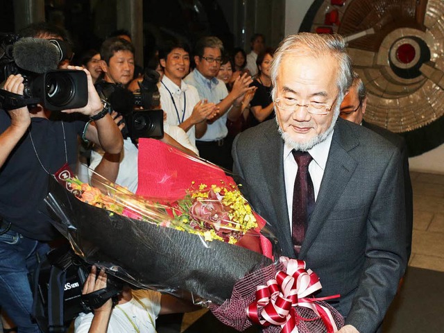 Yoshinori Ohsumi nach der Verkndung des Nobel-Komitees  | Foto: AFP