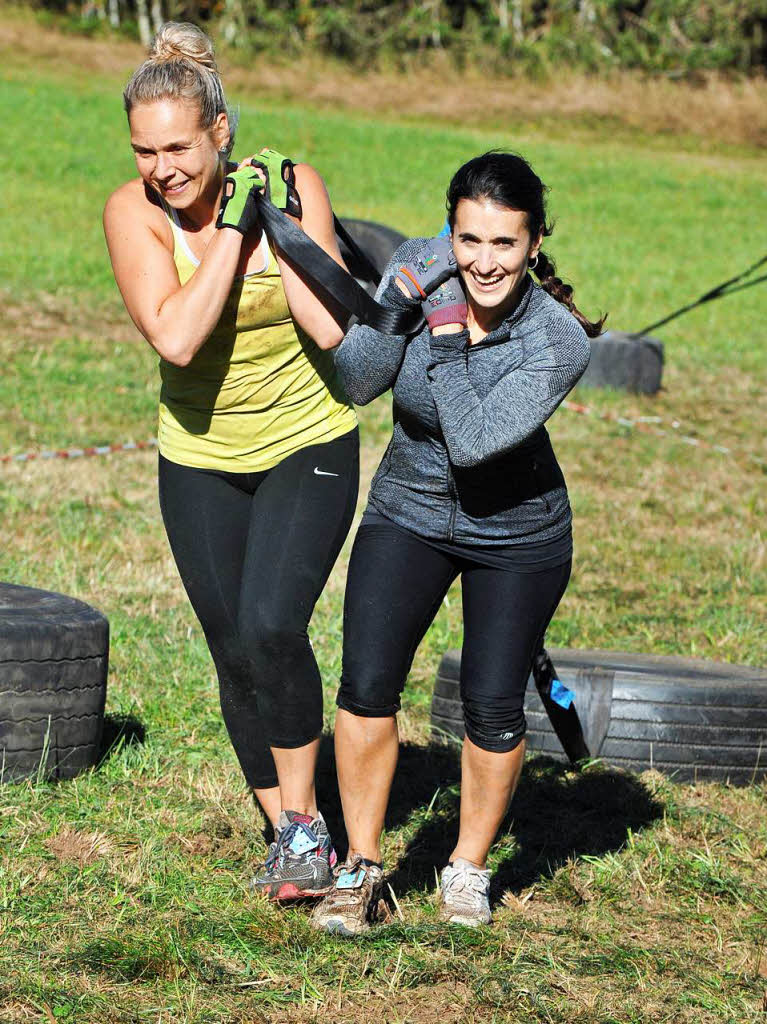 Dauerlauf mit Hindernissen: Viel Freude an Sport, Schlamm und der Party drum herum hatten am Sonntag 2500 Teilnehmer beim Rothaus – 