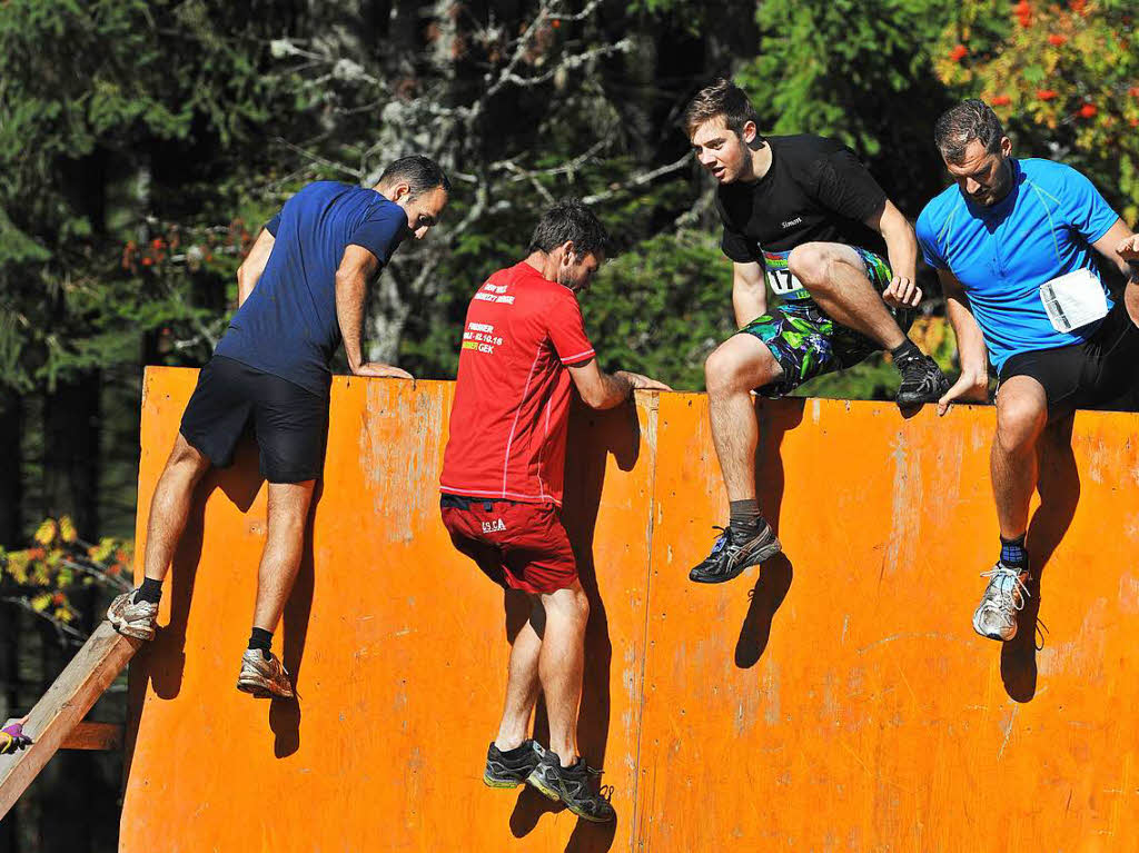 Dauerlauf mit Hindernissen: Viel Freude an Sport, Schlamm und der Party drum herum hatten am Sonntag 2500 Teilnehmer beim Rothaus – 