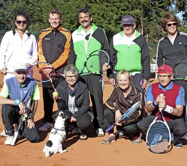 Die Mitglieder des Tennisclub Grafenha...em  &#8222;Schleifchenturnier&#8220;.   | Foto: Dorothe Kuhlmann